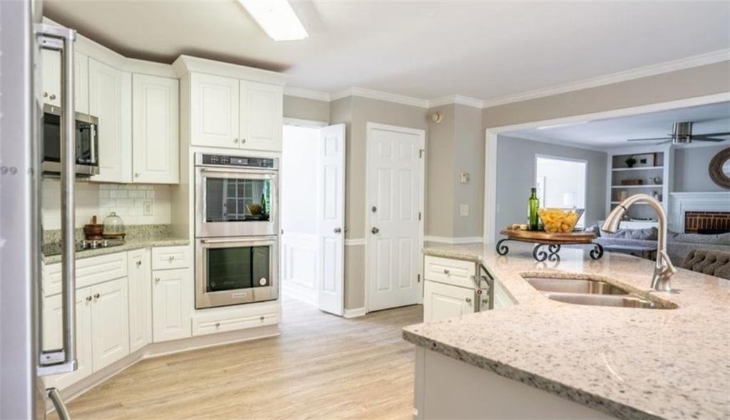 1200 Larson Lane Southwest Marietta, GA 30064 - Photo 8 of 29