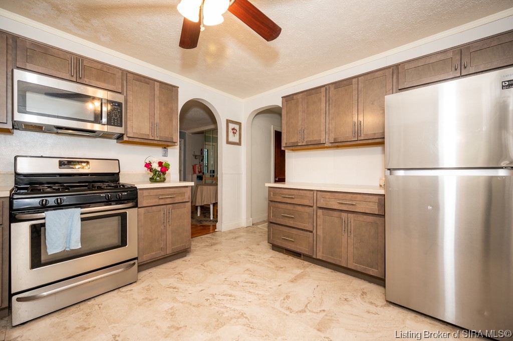 936 Valley View Road New Albany, IN 47150 - Photo 4 of 29 Gallery Image 4