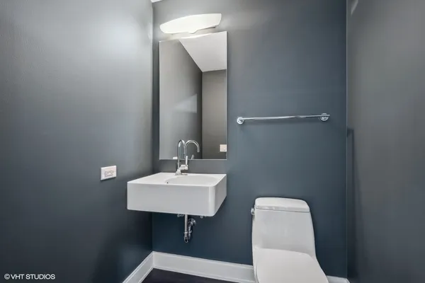 $4,100 | 340 East Randolph Street, Unit 500, Chicago, IL 60601