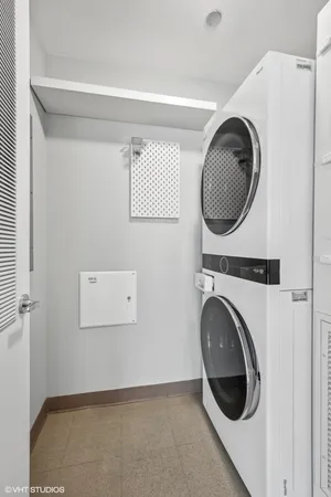$4,100 | 340 East Randolph Street, Unit 500, Chicago, IL 60601