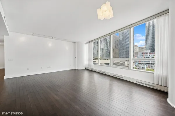 $4,100 | 340 East Randolph Street, Unit 500, Chicago, IL 60601