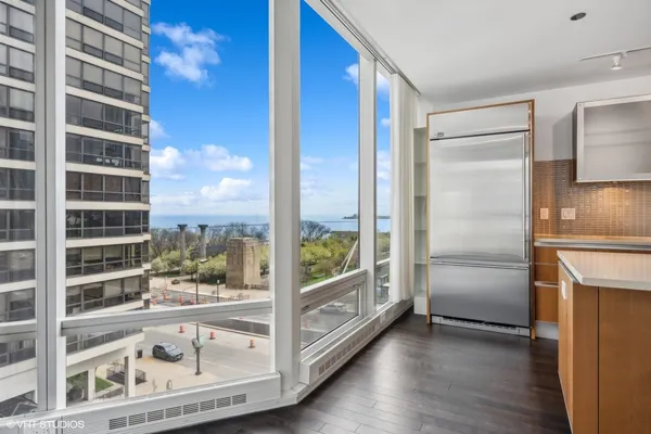 $4,100 | 340 East Randolph Street, Unit 500, Chicago, IL 60601