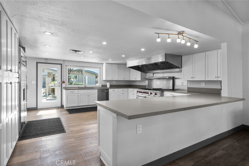 1550 Rimpau Avenue, Unit 52 Corona, CA 92881 - Photo 38 of 44 Dining Hall Kitchen