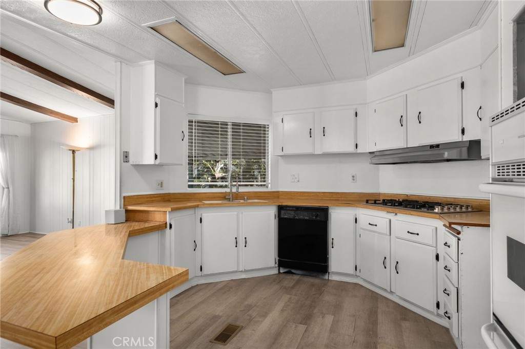 1550 Rimpau Avenue, Unit 52 Corona, CA 92881 - Photo 5 of 44