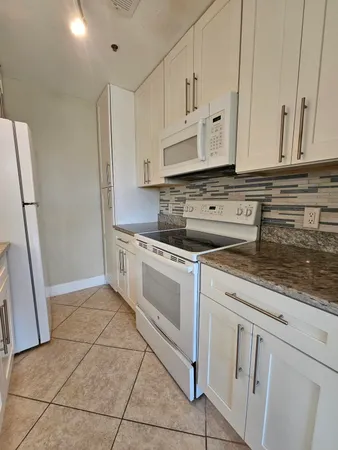 $1,900 | 2317 North Congress Avenue, Unit 33, Boynton Beach, FL 33426