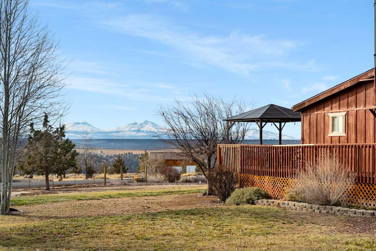 8242 Southwest Sand Ridge Road Terrebonne, OR 97760 - Photo 2 of 50 STUNNING panoramic views