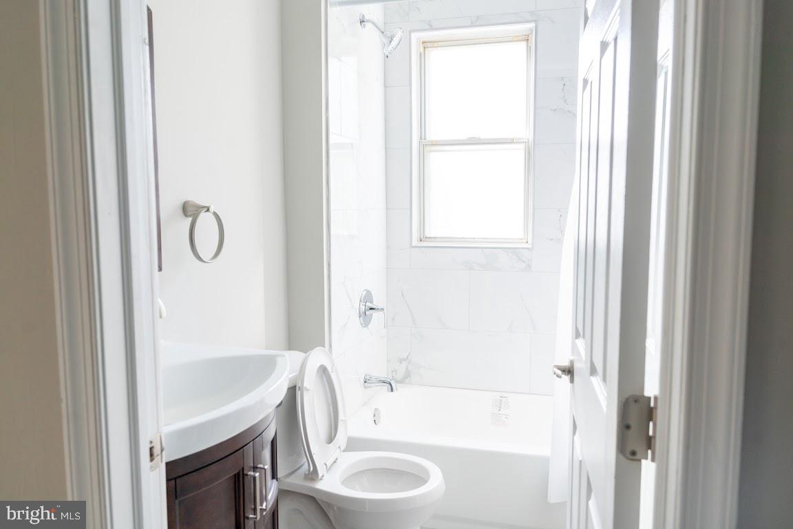 4008 Lyndale Avenue Baltimore, MD 21213 - Photo 11 of 21