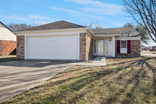 $289,500 | 7408 Canoga Circle, Fort Worth, TX 76137