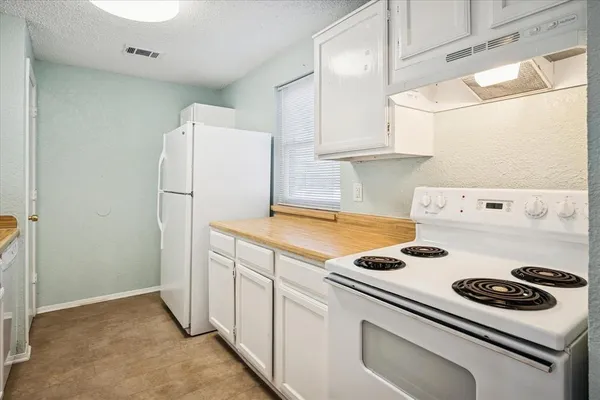 $289,500 | 7408 Canoga Circle, Fort Worth, TX 76137