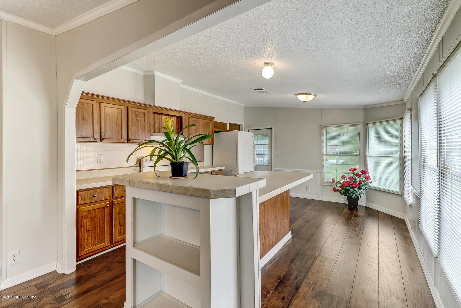 85354 Winona Bayview Road Yulee, FL 32097 - Photo 10 of 27 a view of a living room