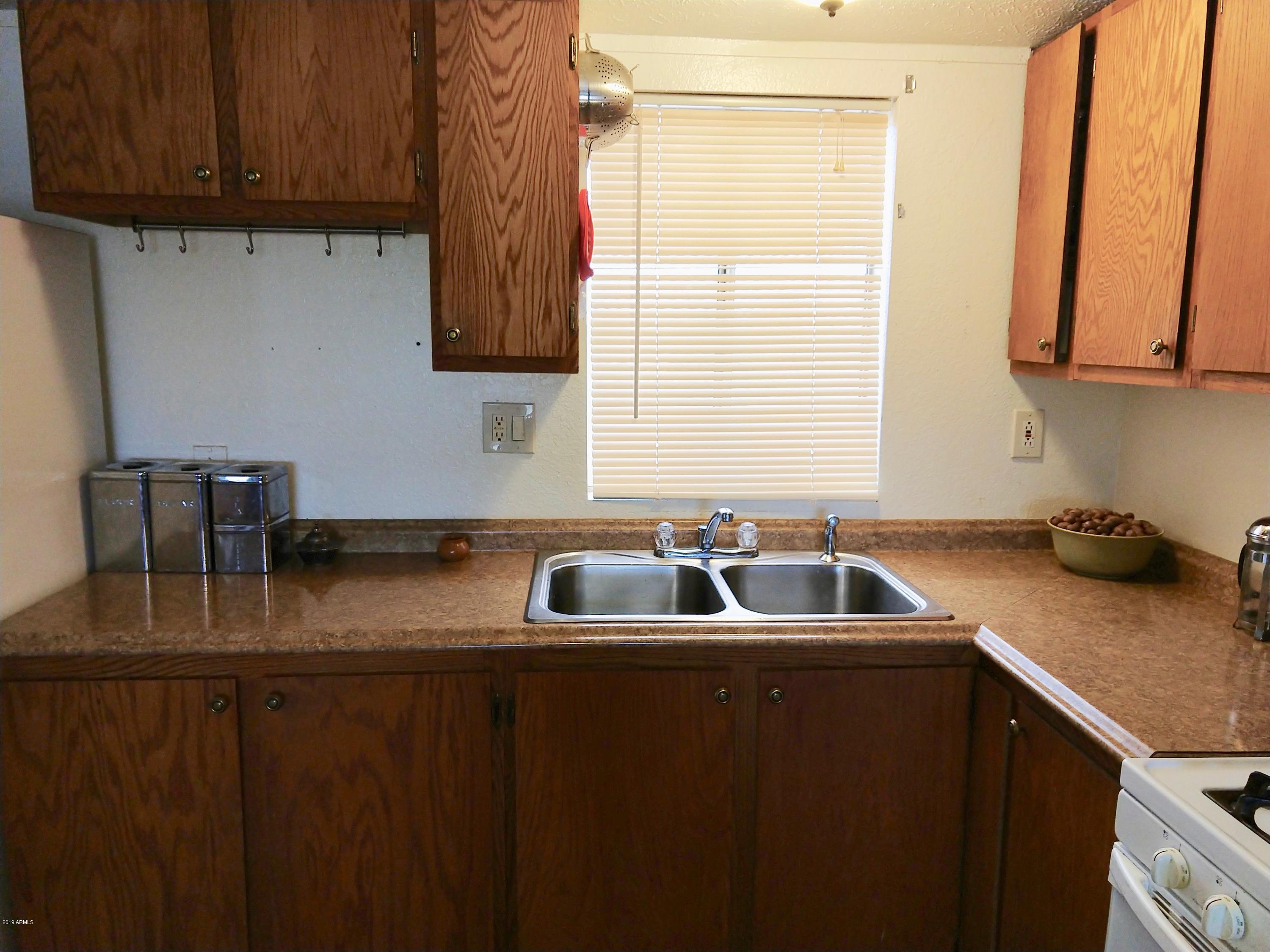3291 North Ralston Road Maricopa, AZ 85139 - Photo 12 of 25 Kitchen 3
