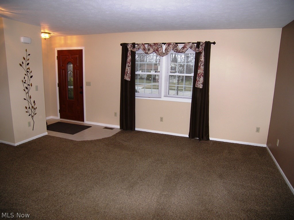 32105 Arthur Road Solon, OH 44139 - Photo 2 of 22 Living Room is open to the kitchen