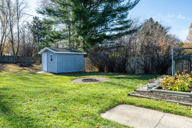 $259,000 | 4568 Wil-O-Paw Drive, Coloma, MI 49038