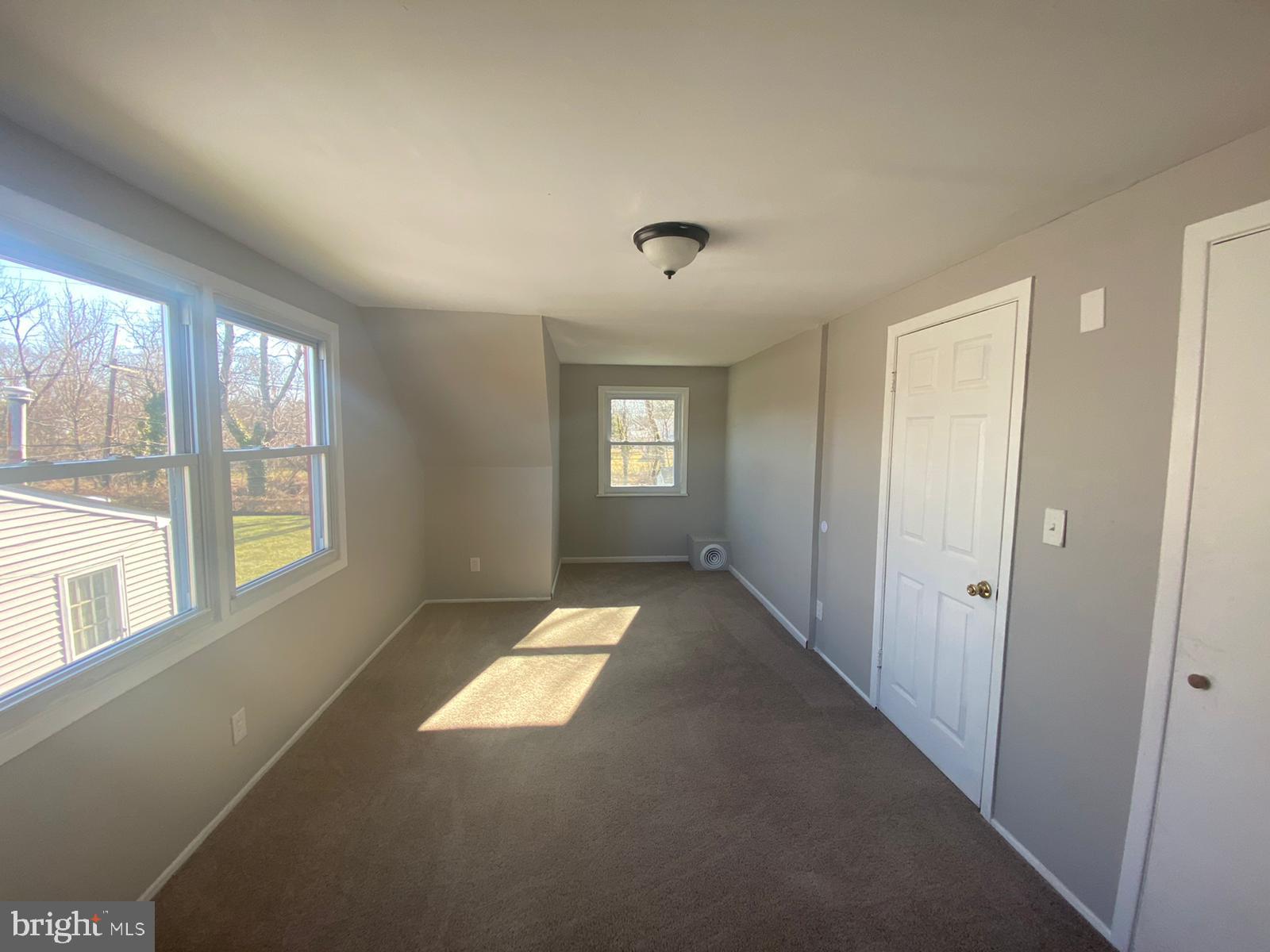 524 Charleston Road Willingboro, NJ 08046 - Photo 10 of 24 Gallery Image 10