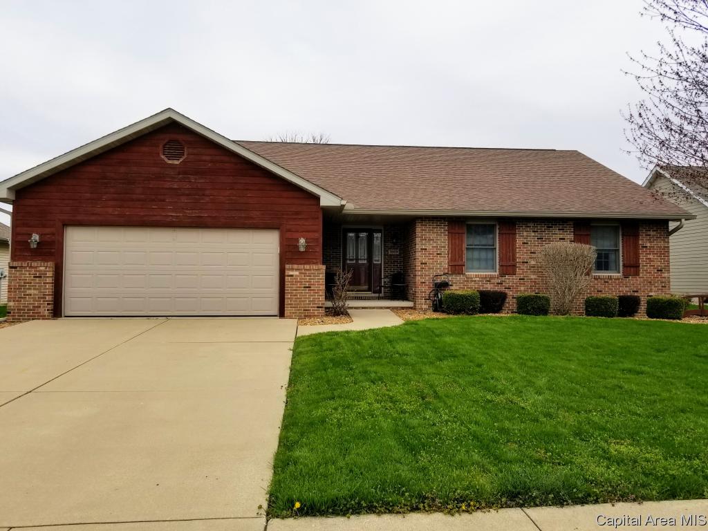 3909 Oakview Drive Springfield, IL 62712 - Photo 1 of 36 Gallery Image 1