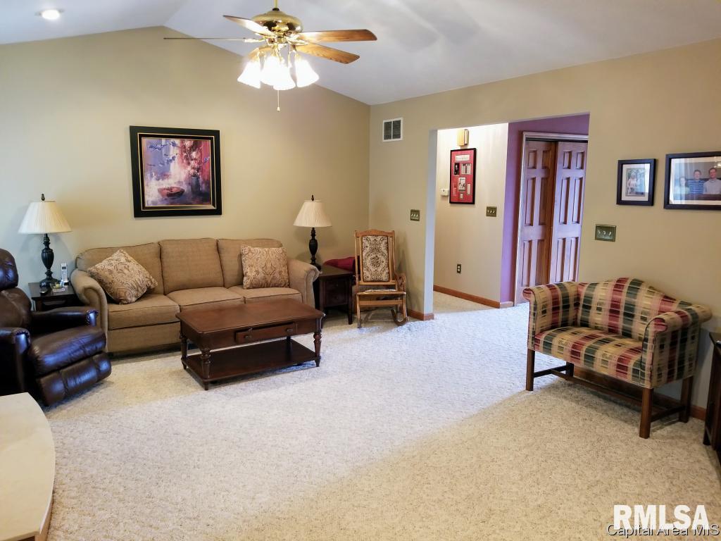 3909 Oakview Drive Springfield, IL 62712 - Photo 11 of 36 Gallery Image 11