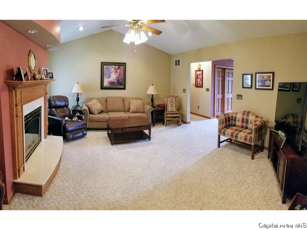 3909 Oakview Drive Springfield, IL 62712 - Photo 12 of 36 Gallery Image 12