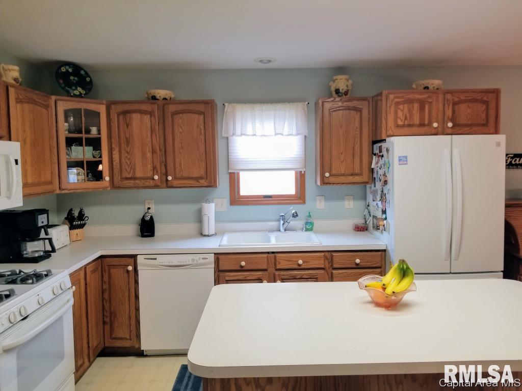 3909 Oakview Drive Springfield, IL 62712 - Photo 15 of 36 Gallery Image 15