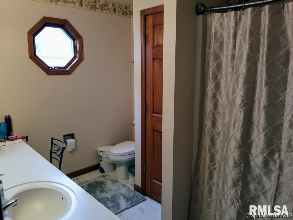3909 Oakview Drive Springfield, IL 62712 - Photo 23 of 36 Gallery Image 23