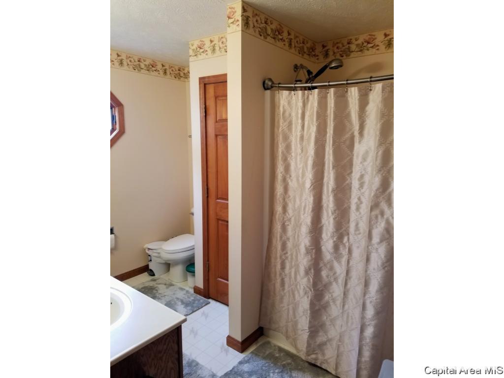 3909 Oakview Drive Springfield, IL 62712 - Photo 25 of 36 Gallery Image 25