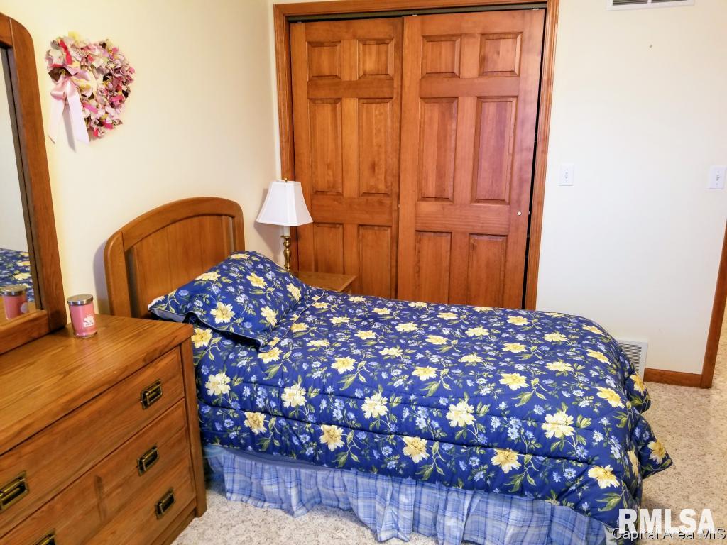 3909 Oakview Drive Springfield, IL 62712 - Photo 26 of 36 Gallery Image 26