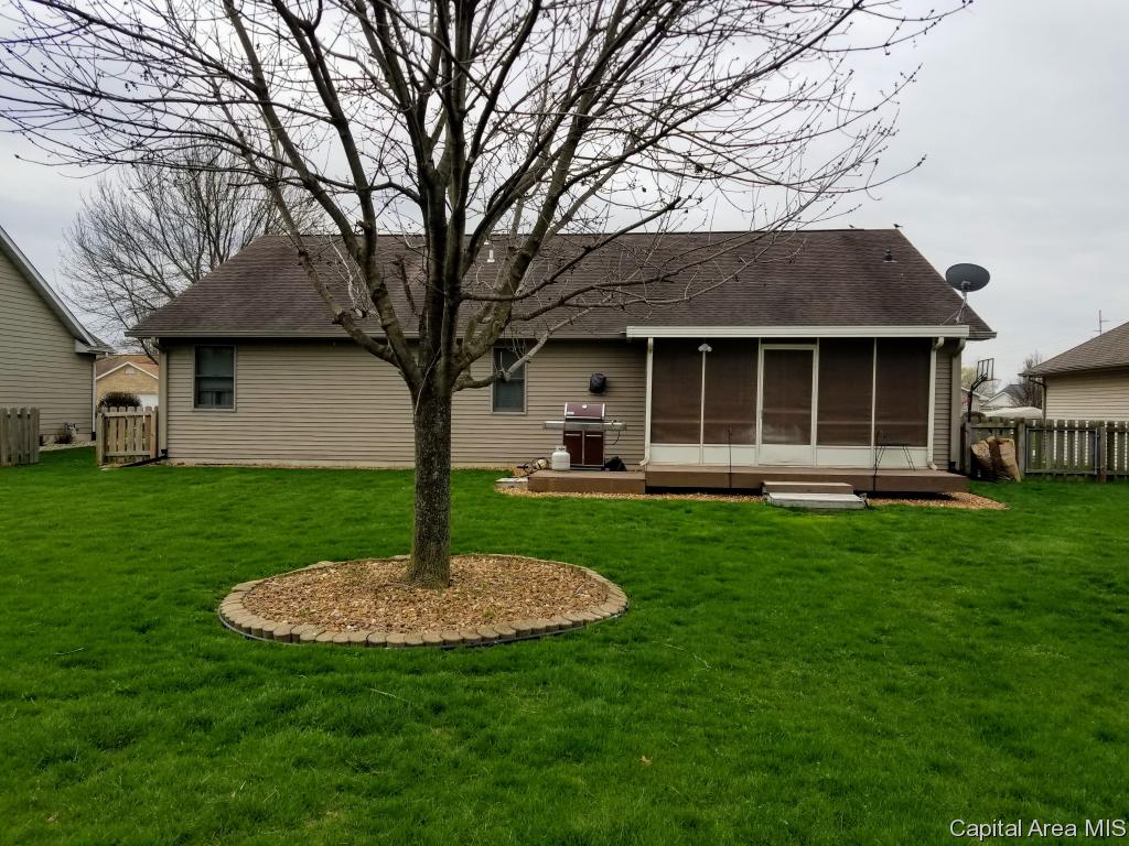 3909 Oakview Drive Springfield, IL 62712 - Photo 3 of 36 Gallery Image 3