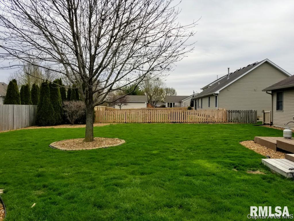3909 Oakview Drive Springfield, IL 62712 - Photo 5 of 36 Gallery Image 5