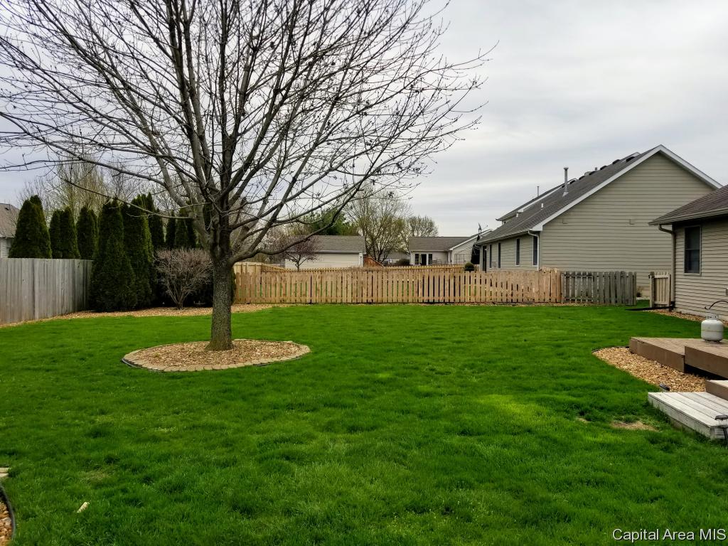 3909 Oakview Drive Springfield, IL 62712 - Photo 6 of 36 Gallery Image 6