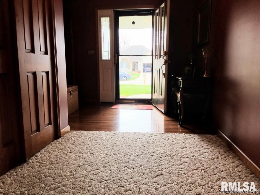 3909 Oakview Drive Springfield, IL 62712 - Photo 9 of 36 Gallery Image 9