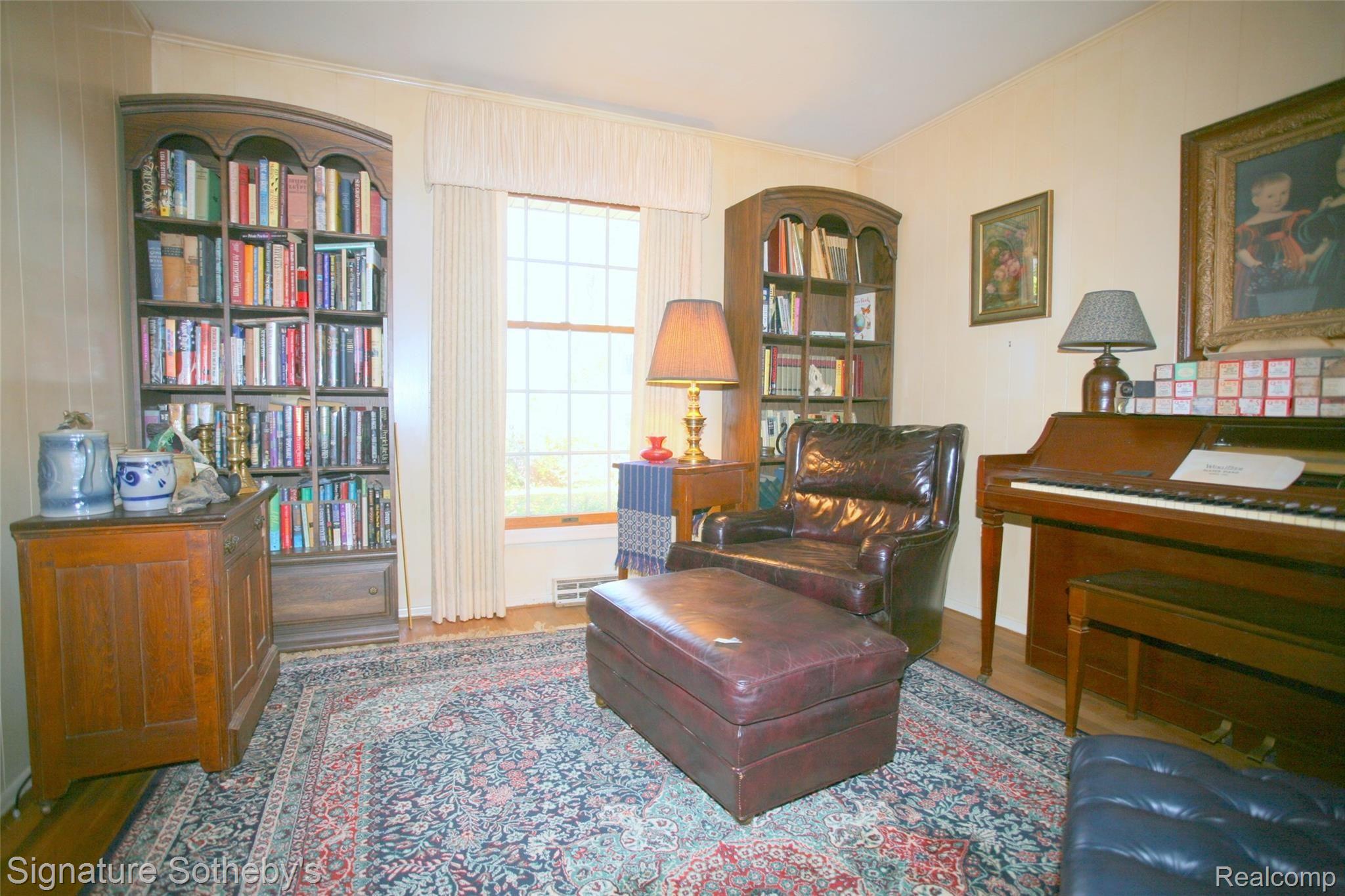 5458 Provincial Road Grand Blanc, MI 48439 - Photo 15 of 37 Den or Office