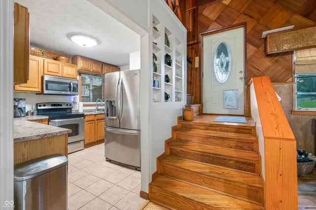 $399,900 | 409 West Lakeview Drive, Nineveh, IN 46164