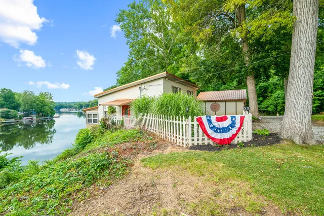 $399,900 | 409 West Lakeview Drive, Nineveh, IN 46164