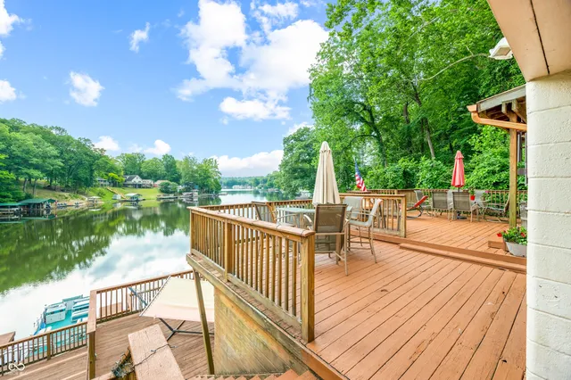 $399,900 | 409 West Lakeview Drive, Nineveh, IN 46164