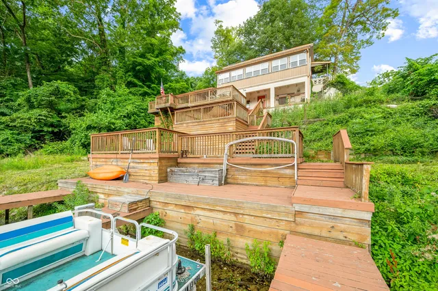 $399,900 | 409 West Lakeview Drive, Nineveh, IN 46164