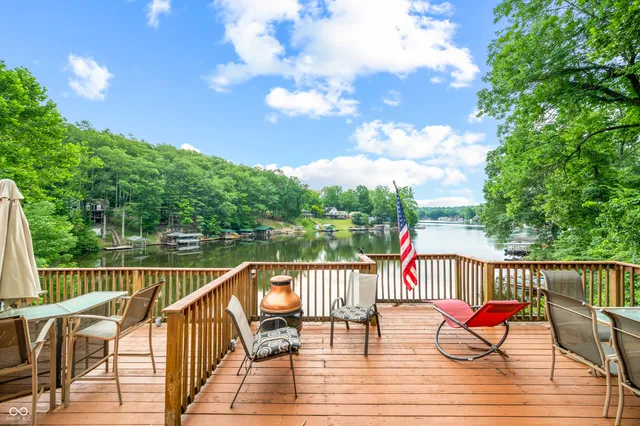 $399,900 | 409 West Lakeview Drive, Nineveh, IN 46164