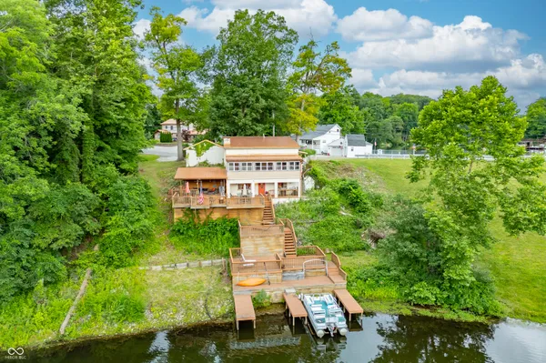 $399,900 | 409 West Lakeview Drive, Nineveh, IN 46164