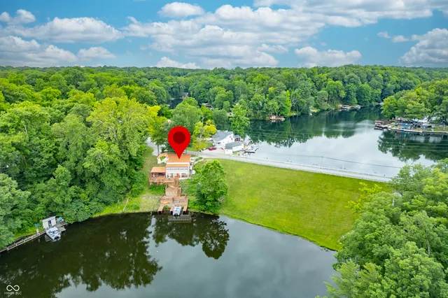 $399,900 | 409 West Lakeview Drive, Nineveh, IN 46164