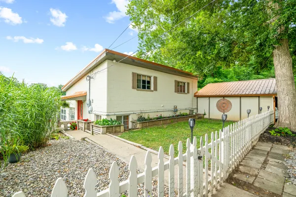 $399,900 | 409 West Lakeview Drive, Nineveh, IN 46164