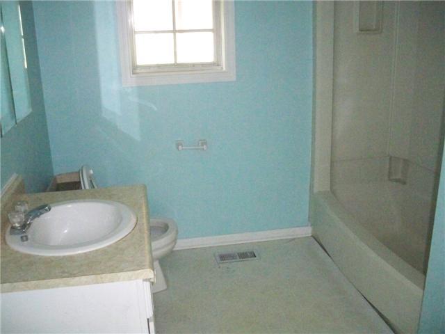 5314 Roxbury Road Indianapolis, IN 46226 - Photo 3 of 10 Gallery Image 3