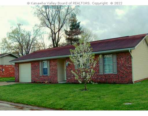 19 Riverdale Winfield, WV 25213 - Photo 1 of 8 Exterior Front.