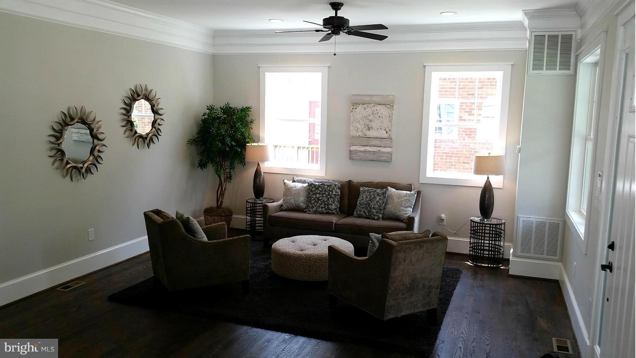 116 West George Mason Road Falls Church, VA 22046 - Photo 10 of 30 Living Room