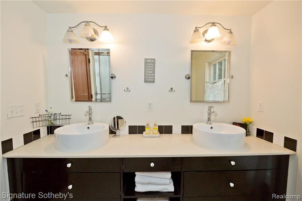 32370 Lahser Road Beverly Hills, MI 48025 - Photo 35 of 42