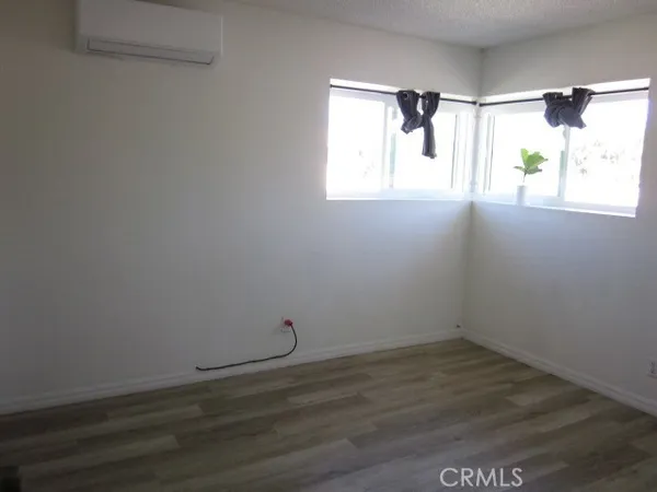 a view of a window in an empty room