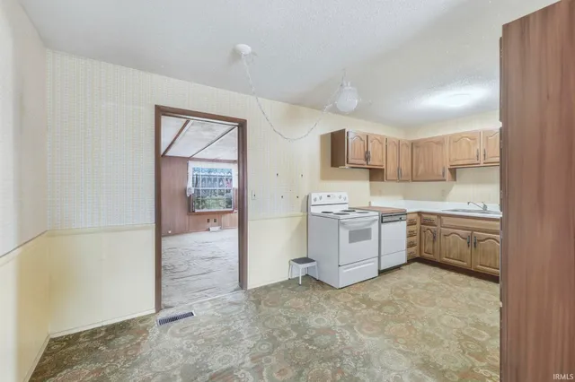 $154,900 | 502 North Lenfesty Avenue, Marion, IN 46952