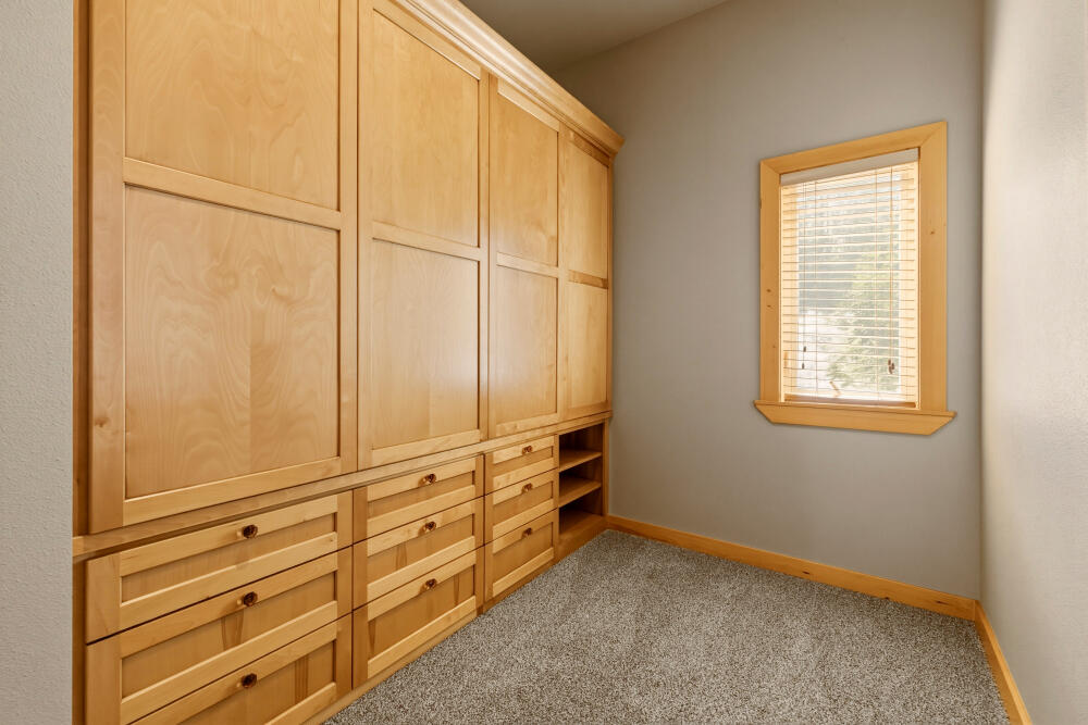 50205 Highway 62 Chiloquin, OR 97624 - Photo 25 of 44 2nd bedroom, main home
