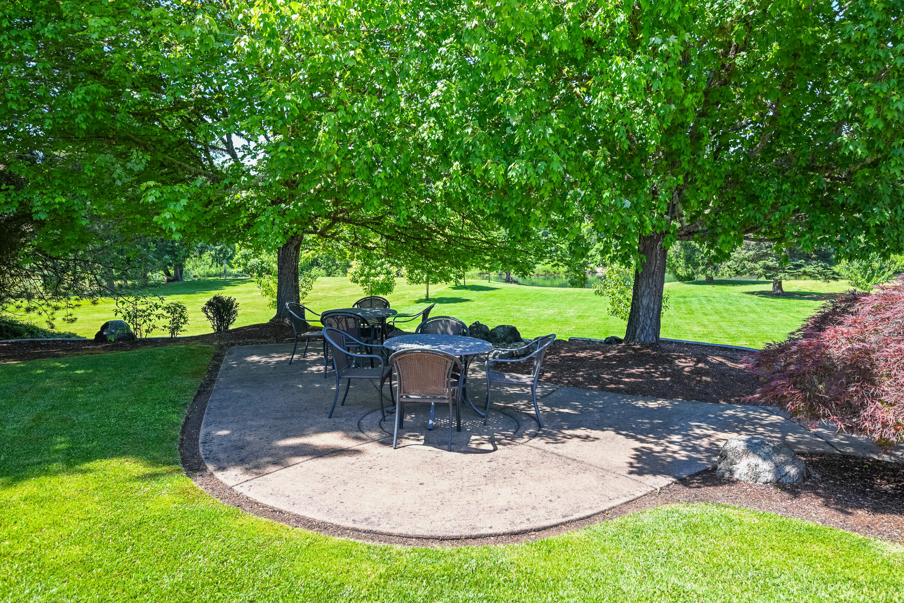 2546 Fisher Road Roseburg, OR 97471 - Photo 9 of 59 Seating Area