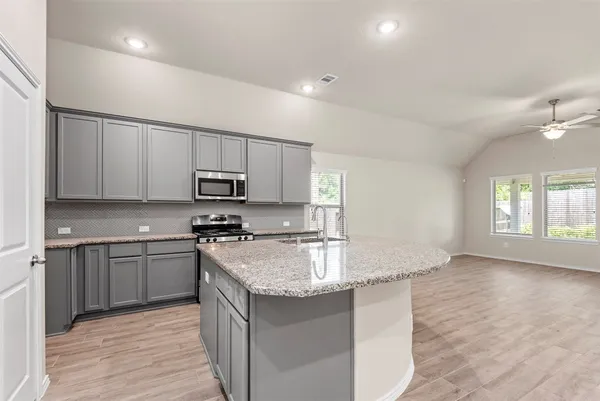 $2,550 | 25318 Pirates One Drive, Tomball, TX 77375