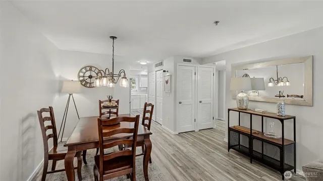 $480,000 | 250 Northwest Dogwood Street, Unit E102, Issaquah, WA 98027