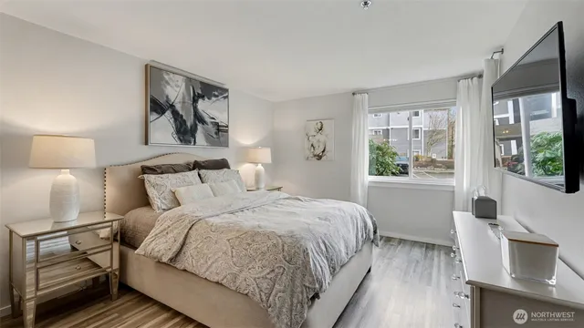 $480,000 | 250 Northwest Dogwood Street, Unit E102, Issaquah, WA 98027