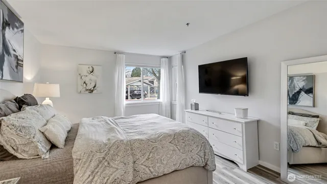 $480,000 | 250 Northwest Dogwood Street, Unit E102, Issaquah, WA 98027